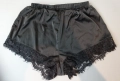 S/M черни сатенени шорти с дантела , снимка 1