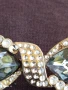 Ретро брошка тип папионка с сребристи кристали и зелени полу скъпоценни камъни 38846, снимка 3