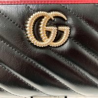 Gucci оригинално дамско кожено портмоне Гучи Черно Златна GG Емблема, снимка 4 - Портфейли, портмонета - 38551974