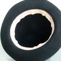 Дамска зимна шапка бомбе с периферия вълна , снимка 4 - Шапки - 27941636