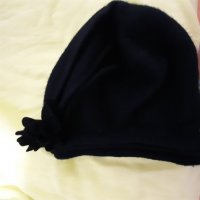 Кокетна черна шапка , снимка 6 - Шапки - 38372743