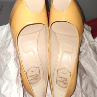 Roger Vivier обувки,размер 37.5,нови,с торбичка за съхранение,без кутия., снимка 14 - Дамски елегантни обувки - 40431802