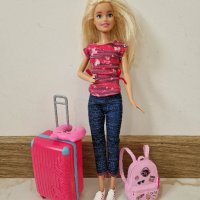 Дървена къща за кукли с кукли и аксесоари  Barbie, снимка 18 - Кукли - 43908519