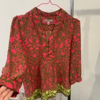 Красива дамска блуза в размер S, снимка 5 - Блузи с дълъг ръкав и пуловери - 44118717