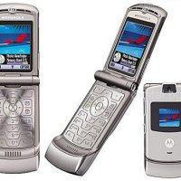 Motorola V3 дисплей комплект , снимка 2 - Резервни части за телефони - 29822216
