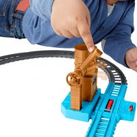 Fisher Price Thomas & Friends Трасе с водна кула FXX64, снимка 3 - Влакчета, самолети, хеликоптери - 27353496