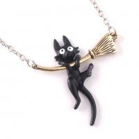 Колие японска черна котка с метла - чисто ново, снимка 1 - Колиета, медальони, синджири - 28070073