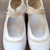 Елегантни детски обувки в бяло Колев и Колев, снимка 2 - Детски обувки - 44912426