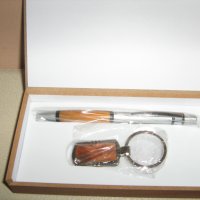 подаръчен комплект -химикалка и ключодържател, снимка 1 - Подаръци за мъже - 39445511
