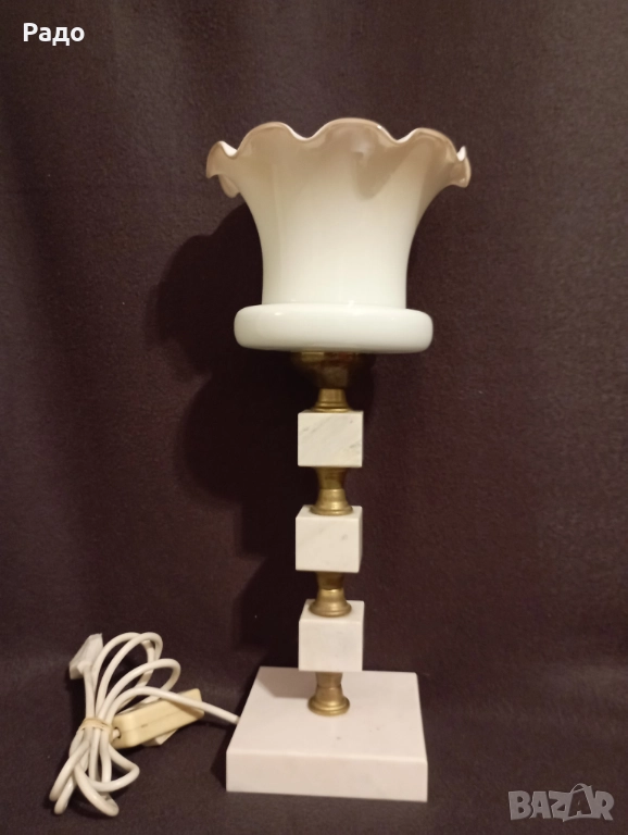 Красива мраморна лампа с бял стъклен абажур, снимка 1