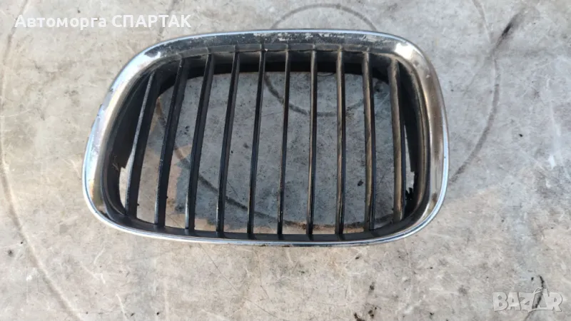 BMW 5 SERIES E39 ЛЯВА РЕШЕТКА НА КАПАКА ХРОМ 8159315 / 2497261, снимка 1
