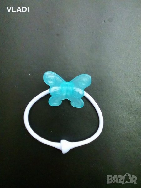 Гривна с пеперудка, снимка 1