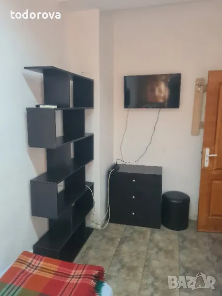 АПАРТАМЕНТ ЗА РАБОТНИЦИ, снимка 1