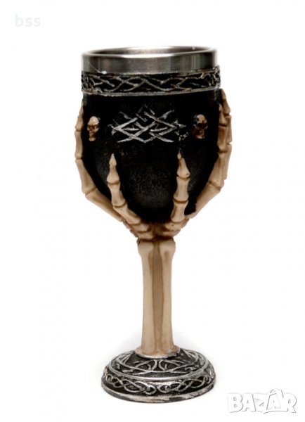 Код 91066 Забавна чаша за вино с ръка от кости, изработена от полирезин., снимка 1