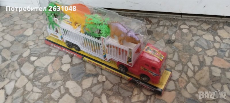 Детска играчка камион с динозаври , снимка 1