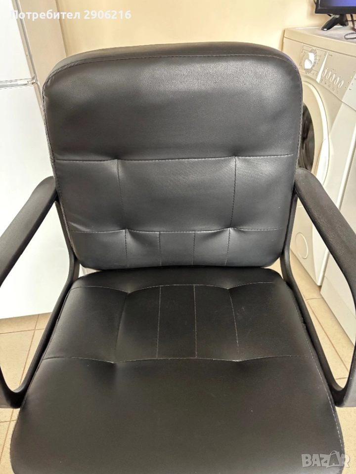 🪑 Офис стол – черна еко кожа (нов, само сглобен), снимка 1
