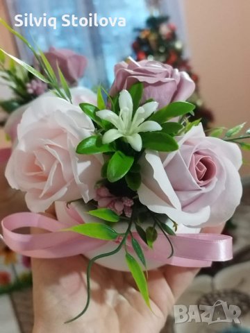 ‼️НОВО‼️За празника на жената зарадвайте дамите с керамична кашпа със сапунени цветя, снимка 8 - Подаръци за жени - 43985820