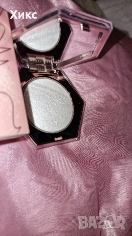 Хайлайтър за лице и тяло. Fenty Beauty By Rihanna Diamond Bomb All-Over Veil, снимка 10 - Декоративна козметика - 48420234