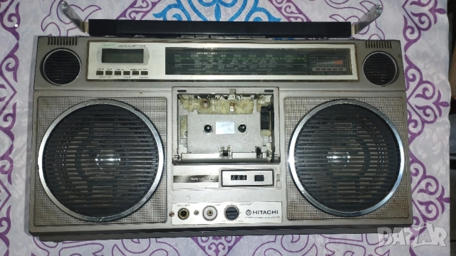 Hitachi TRK-8110E, снимка 2 - Радиокасетофони, транзистори - 52666955