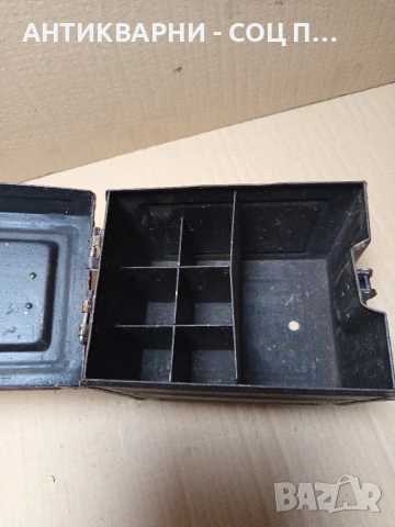 Стара Метална Военна Кутия., снимка 9 - Антикварни и старинни предмети - 51371002