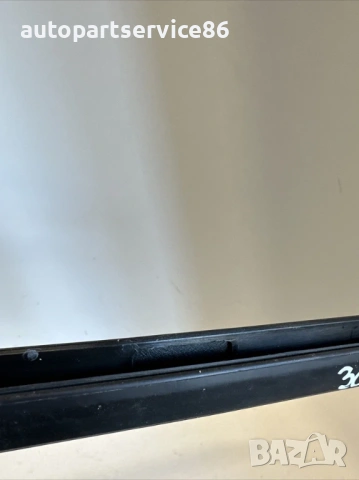 Задна Лява Лайсна на Стъклото за Peugeot 3008 (2022) 9811577080