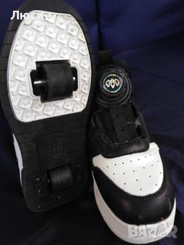 Детски маратонки с колелца-ролери, снимка 2 - Детски маратонки - 50752902