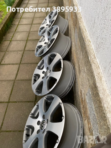 Оригинални джанти на VW Touran Cross 17” Спорт пакет, снимка 4 - Гуми и джанти - 53485928