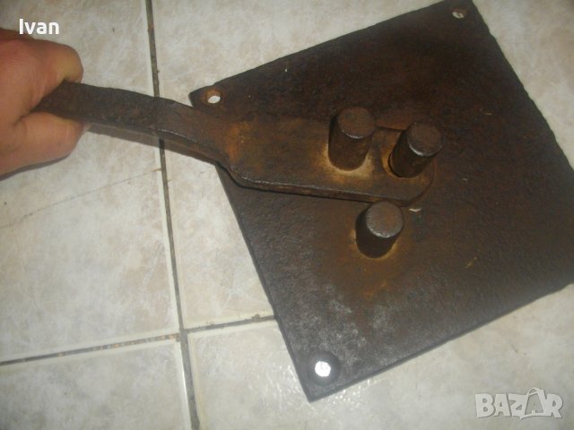 Бигляр Старо Качество-Трицилиндров-Ръчен Уред Огъване Арматура Всякаква-Масивен-4,5кг-Дебелина 10мм, снимка 9 - Други инструменти - 43307193