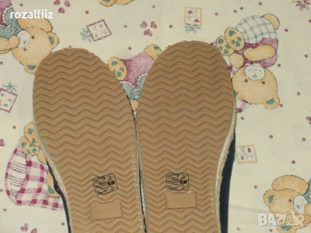 TOMS оригинални нови дамски 38, снимка 9 - Дамски ежедневни обувки - 51722509