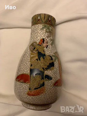 Антична порцеланова японска ваза с напукан ефект и подпис от творецът, снимка 2 - Вази - 49959679