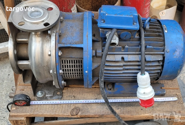 трифазна водна помпа