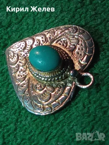 СТИЛНО ОРНАМЕНТИРАН СРЕБЪРЕН МЕДАЛЬОН СЪРЧИЦЕ СРЕБРО 925 с ШЛИФОВАН ТЮРКОАЗ РЕТРО БИЖУ АНГЛИЯ  26409, снимка 13 - Антикварни и старинни предмети - 46283537