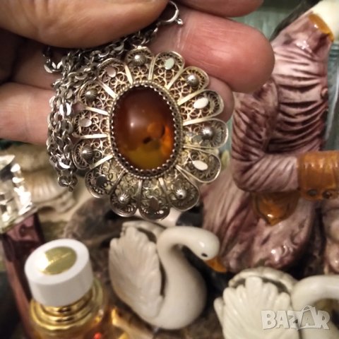 Стара авторска изработка ,сребро ,кехлибар ,позлата  , снимка 4 - Колиета, медальони, синджири - 38830746