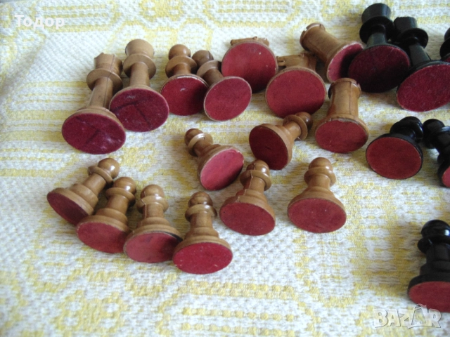 Бакелитови фигури за шах, снимка 7 - Шах и табла - 52859011