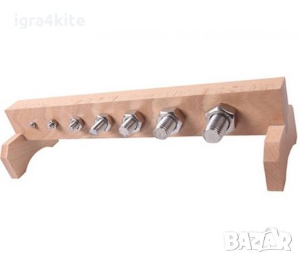 Монтесори метални гайки с болтове на дървена стойка