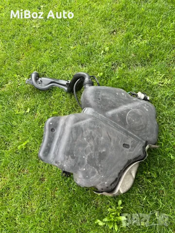 Резервоар бензин Фолксваген Голф 5 VW Golf, снимка 2 - Части - 50211329