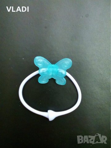 Гривна с пеперудка, снимка 1