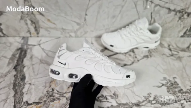 Nike бели спортни дамски маратонки , снимка 2 - Маратонки - 48935047