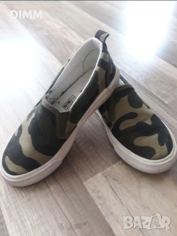 Камуфлажни обувки 32 номер, снимка 2 - Детски обувки - 51366752