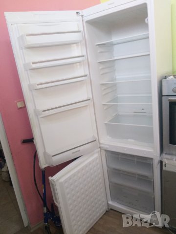 Хладилник с фризер  SIEMENS, снимка 2 - Хладилници - 38355899