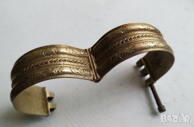 Възрожденска сребърна гривна / сачан /