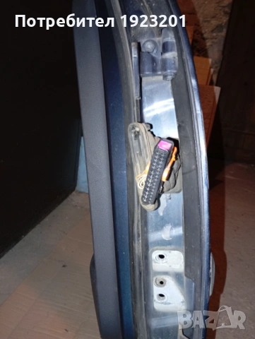 Врата задна лява за голф мк5 производство 2003-2008г., снимка 4 - Части - 53114032