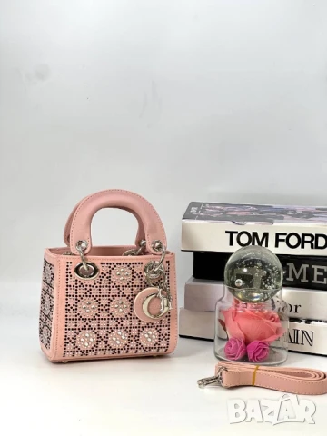 чанти Christian dior lady mini ➡️17cm⬆️15cm 🌟, снимка 4 - Чанти - 51386728