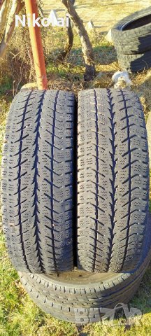 2бр зимни гуми за микробус 225/65R16 Uniroyal, снимка 1 - Гуми и джанти - 44051432