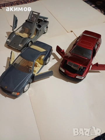 Умалени модели на автомобили , снимка 2 - Коли, камиони, мотори, писти - 52574961