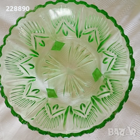 Стъклени фруктиери в зелено , снимка 7 - Антикварни и старинни предмети - 53070321
