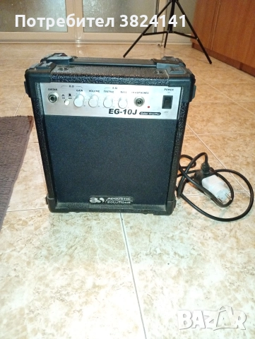 Електрическа китара Acoustic Solutions със усилвател и кабел, снимка 2 - Китари - 52958977