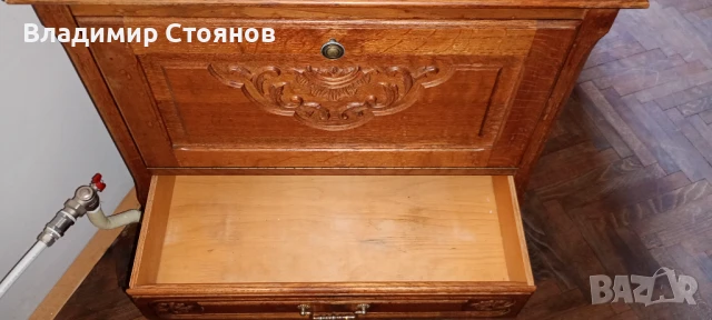 Дървен шкаф на колела (дърворезба), снимка 2 - Шкафове - 50703409