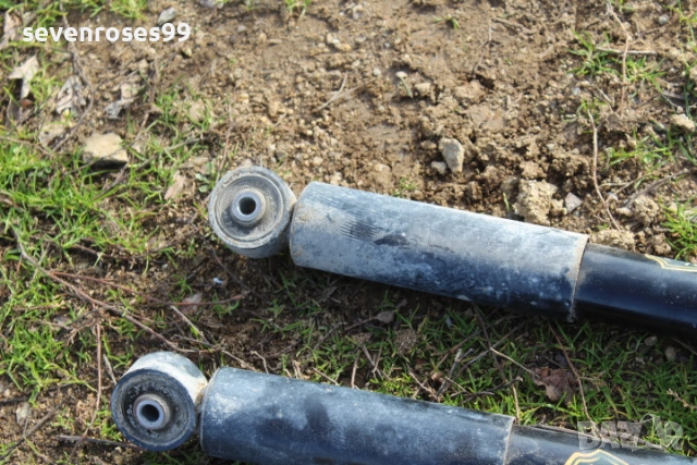 Амортисьор заден ляв десен Фиат Пунто 2 2001 1.2i 60 Fiat Punto 2  2/3врати комплект, снимка 3 - Части - 53193976