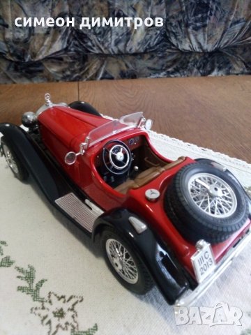 Метално копие на мерцедес за колекционери на марката оригинал 1/18  подвижна ходова час, волан гуми, снимка 16 - Антикварни и старинни предмети - 27936846